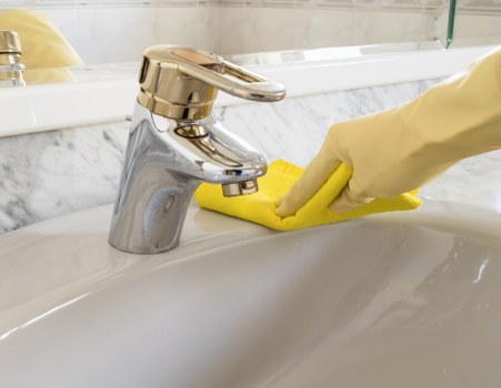 Thorough one off cleaning in SE10 for bathrooms and hard floors